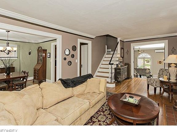4th image of 1254 Manor Park Ave
