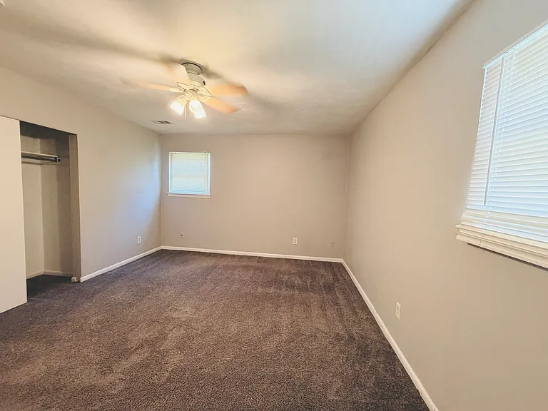 3517 Plum Cres — Photo 10