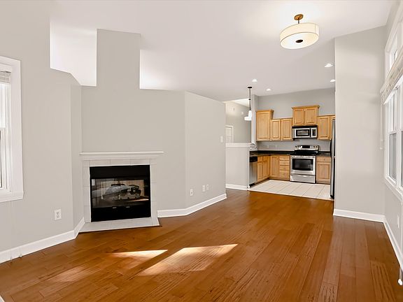 5th image of 870 Enclave Cir
