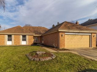 177 Jackson Ln, Bloomingdale, IL 60108