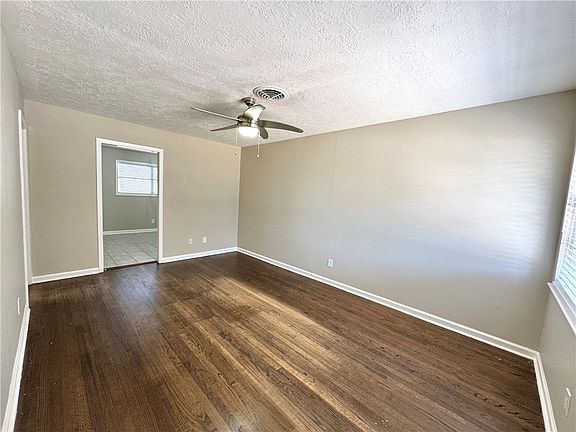 4th image of 404 Madeline Dr