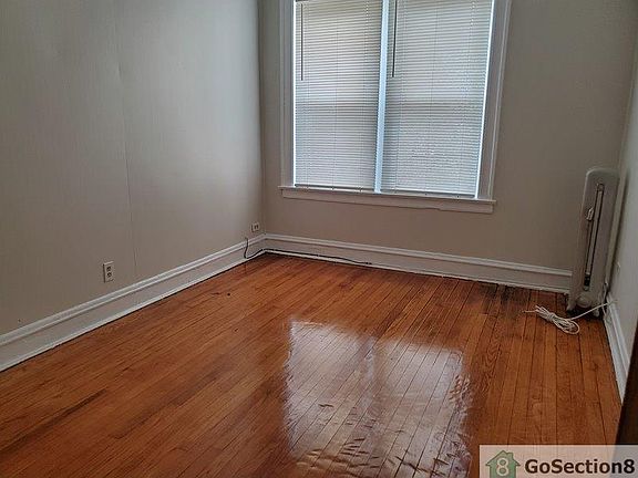 4th image of 10812 S King Dr W Floor 3