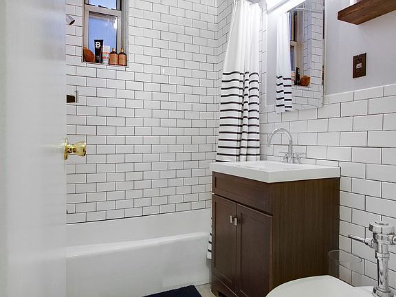 4th image of 25 W 64th St APT 4C