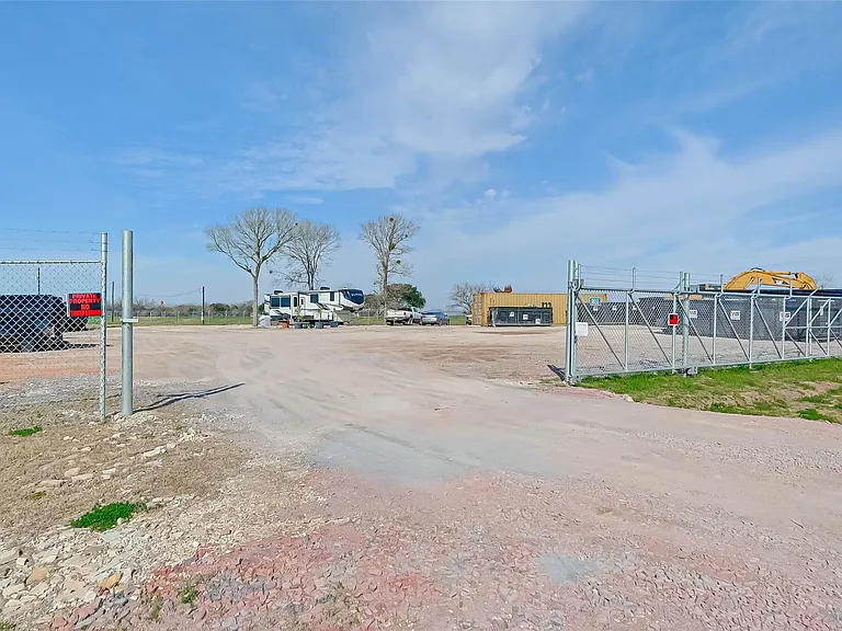 9655 Kerr Rd — Photo 10