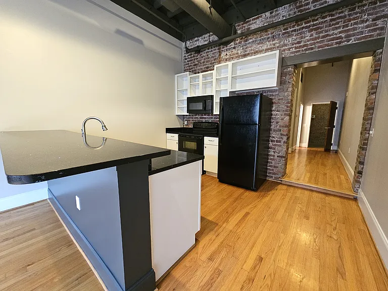 1417 Market St #35 — Photo 8
