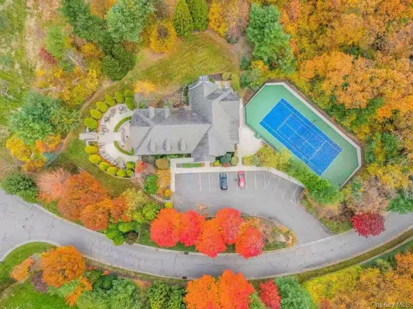 5 Westgate Road, Muttontown, NY 11791