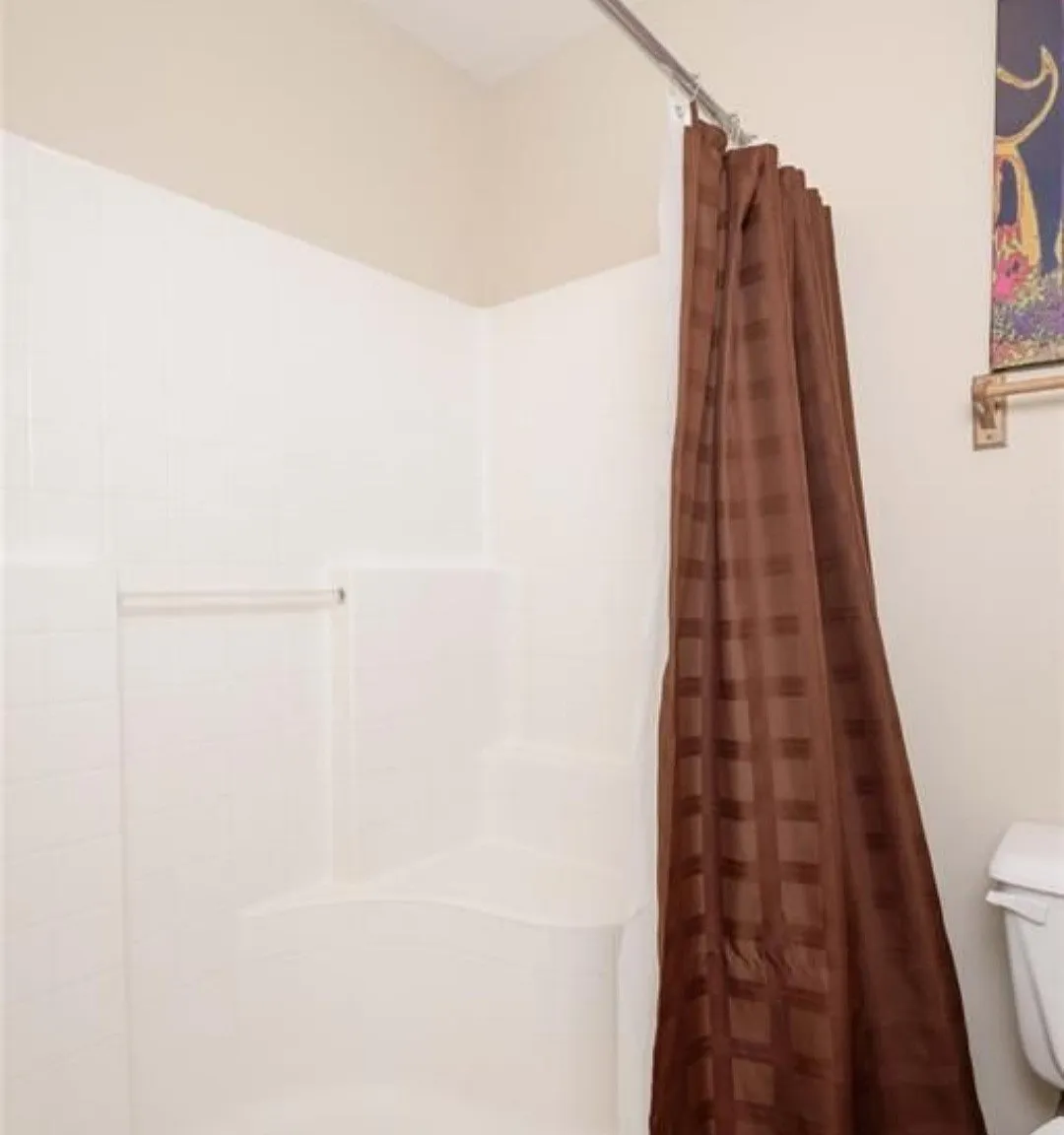 2 bed, 1092 sqft, $4,200 — Photo 2