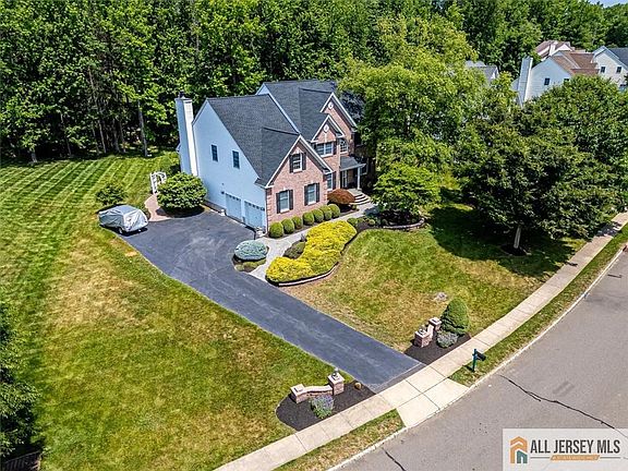 5th image of 21 Courtside Ln