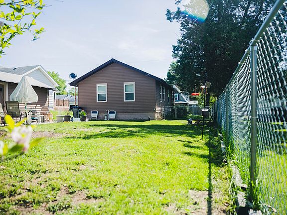 5th image of 529 Beresford St