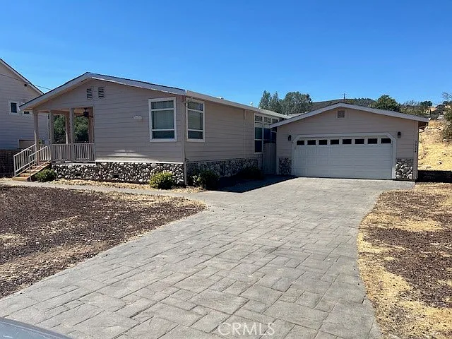 2924 Meadow Creek Rd photo 1