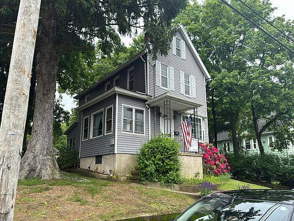 3rd image of 58 Emmett Ave