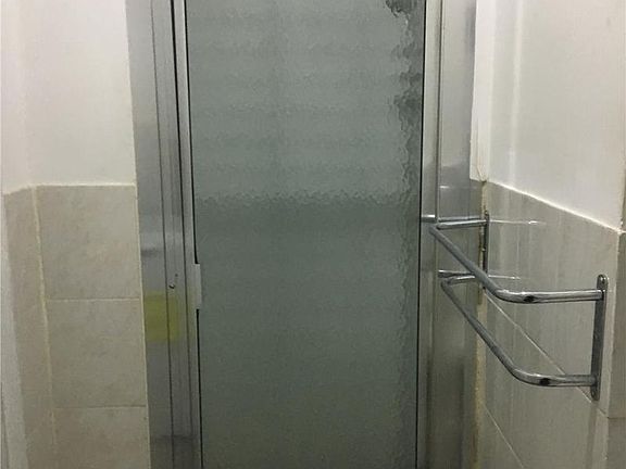 5th image of 67 Ludlow St APT 18