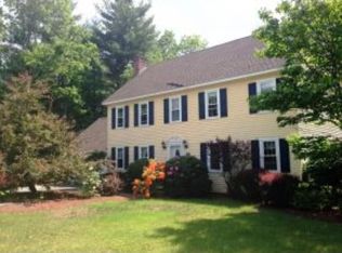 16 Grapevine Cir, Londonderry, NH 03053