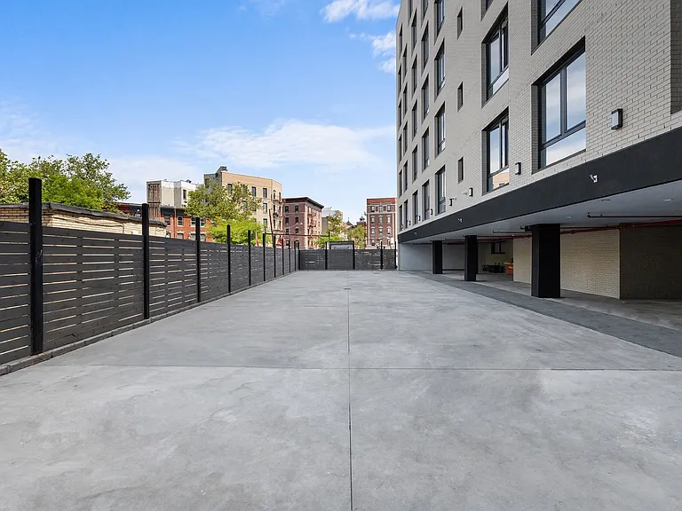 2321 Belmont Ave #3D — Photo 9