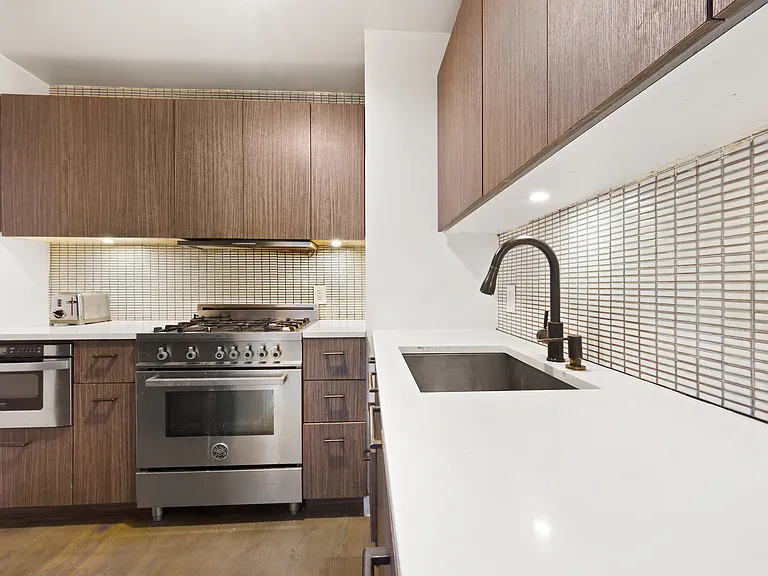 175 W 95th St #4J — Photo 5