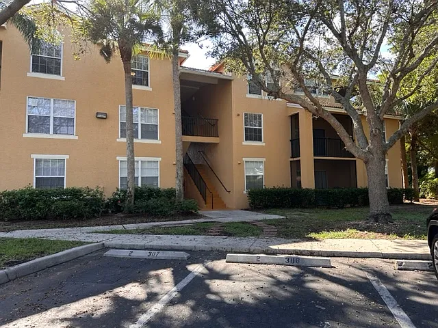 8635 River Homes Ln — Photo 2