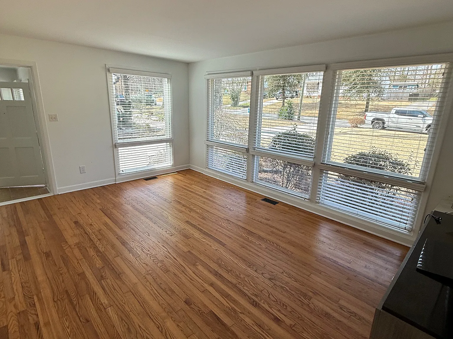 3 bed, 1158 sqft, $2,175 — Photo 4