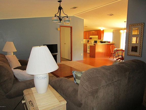 3rd image of 4780 Acacia St