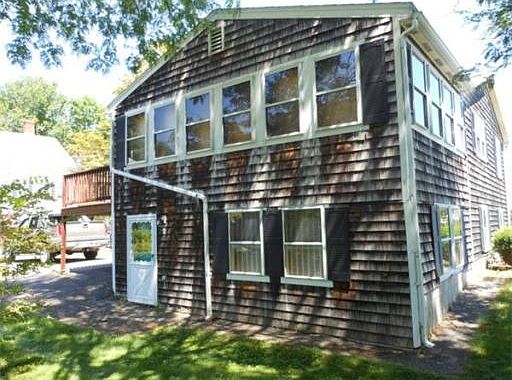 3rd image of 421 Merrimac St