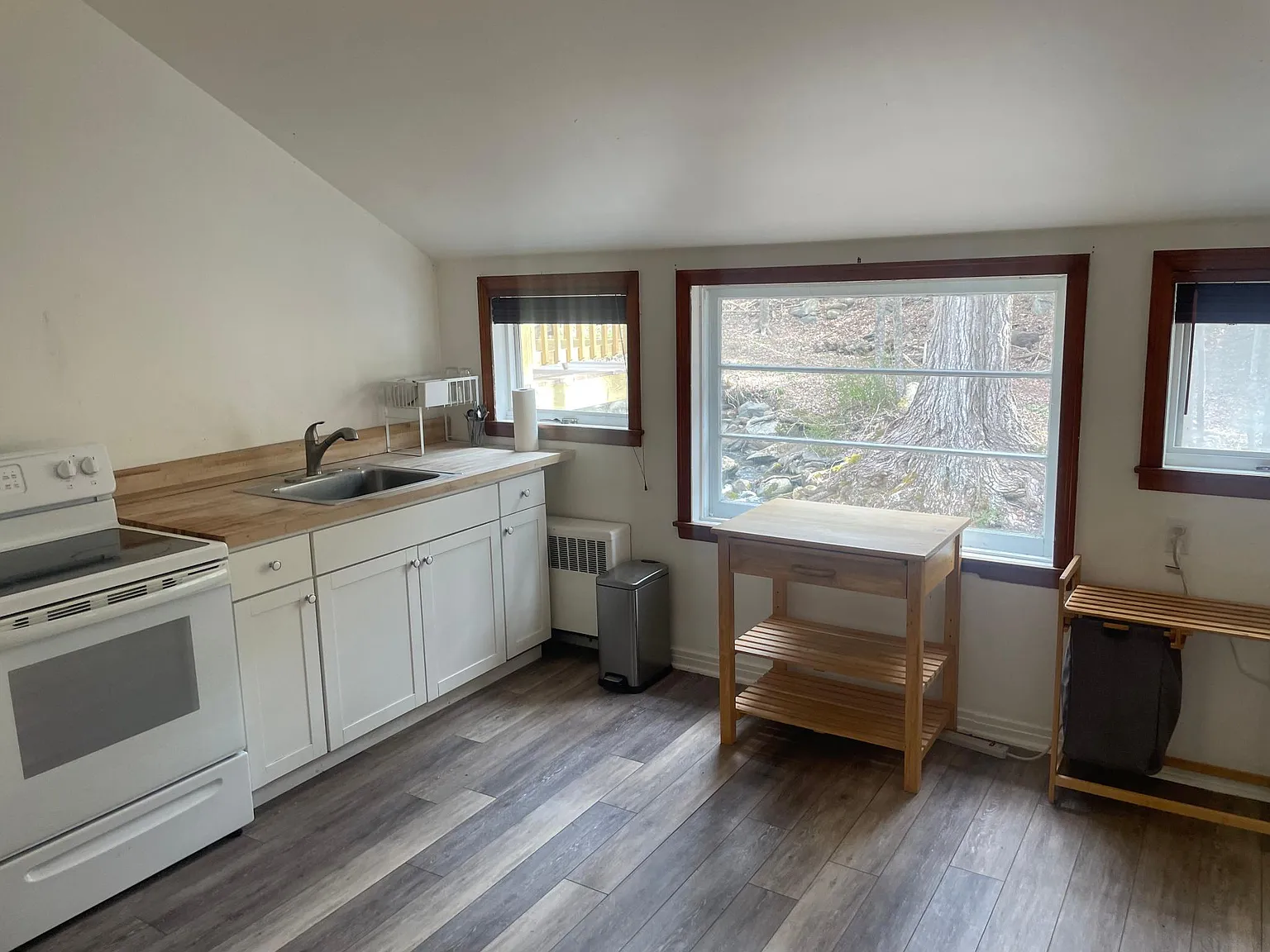Studio, 900 sqft, $1,950 — Photo 3