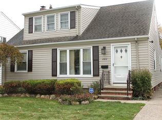 12812 Maple Leaf Dr, Garfield Heights, OH 44125