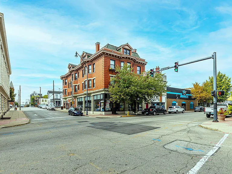 35 E 8th St #B — Photo 20