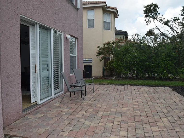 9923 Springlake Cir — Photo 27