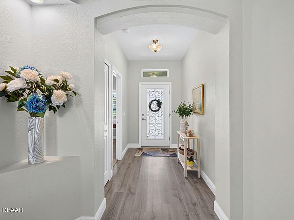 4th image of 55 Huntington Pl