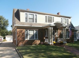 416 E 3rd St, Newton, KS 67114