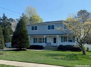 758 Rogers Rd, Bohemia, NY 11716
