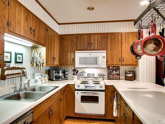 4th image of 295 Meadow Way Unit 1633