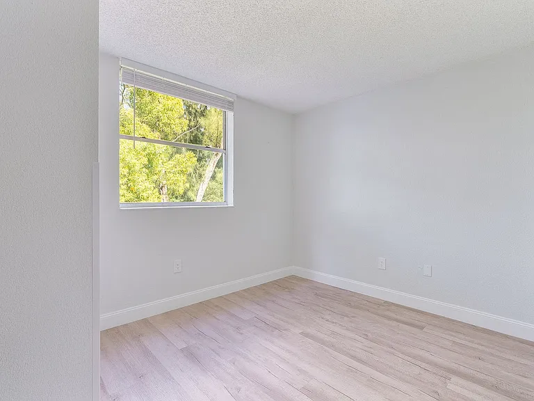 Bedroom Space 3 (Web Quality) - Vista Shores