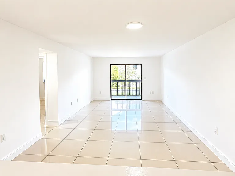 Pacifica Apartments — Photo 31