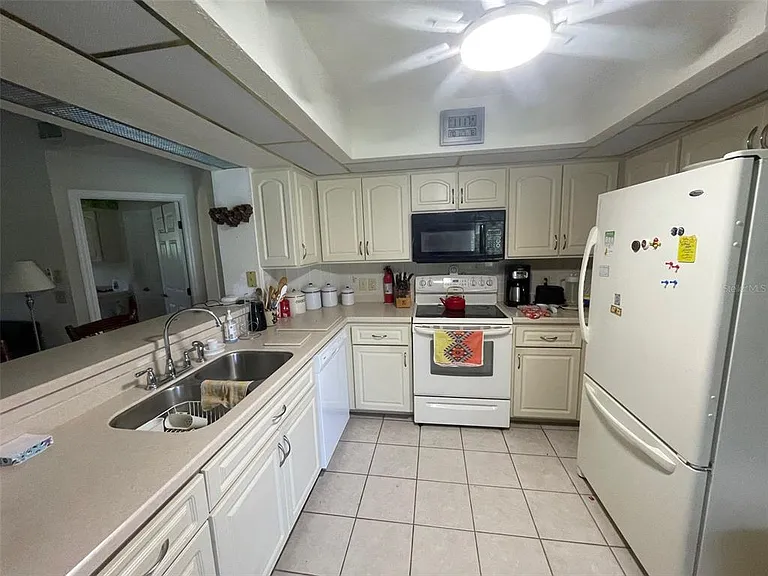 1091 Venture Ct — Photo 13