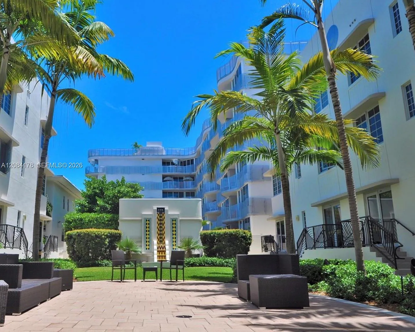Artecity Governor Condo — Photo 1