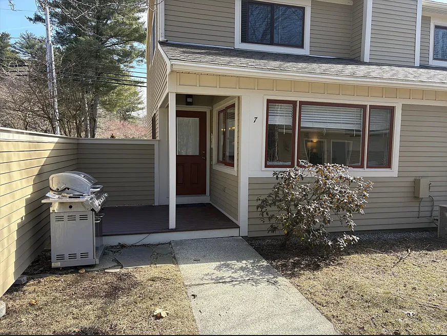 2 bed, 1.5 bath, 1108 sqft, $3,350 — Photo 2