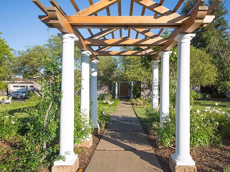 1765 Zinfandel Ln — Photo 35