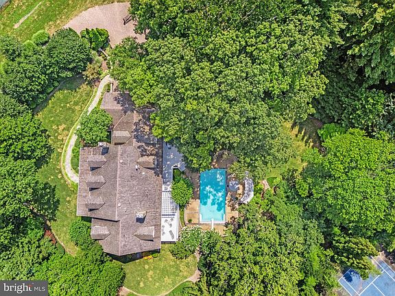 2nd image of 1110 Harvey Rd