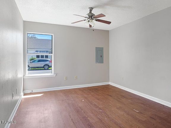 4th image of 604 N Western Ave