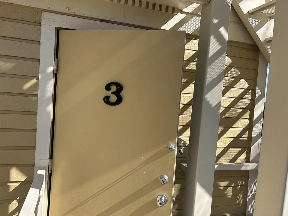 812 W Colorado Ave #3