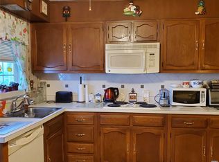 297 Cardiff Ct UNIT B, Ridge, NY 11961