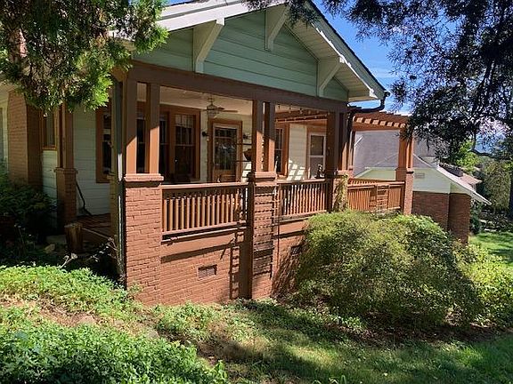 Oak Tree Bungalow