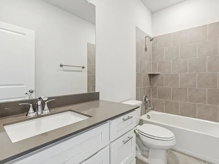 905 Sicily Blvd — Photo 14