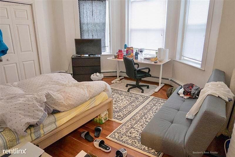 2nd image of 19 Chester St #583
