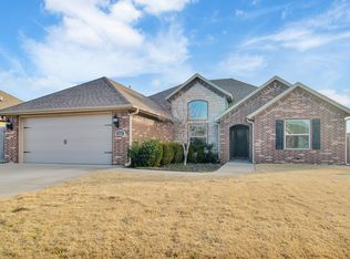 958 Stone St, Cave Springs, AR 72718