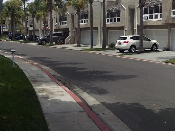 Beautiful, quiet street. One block from water.