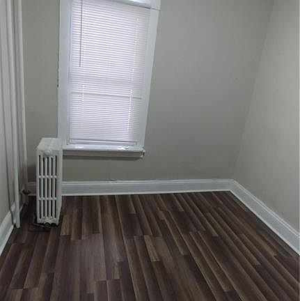 4th image of 44 Carpenter Ave