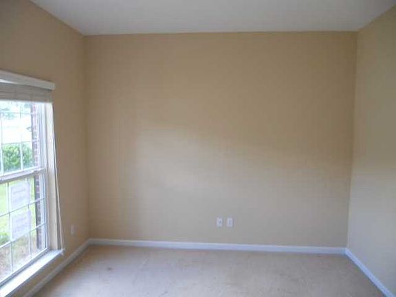 5th image of 443 Melbourne Ln