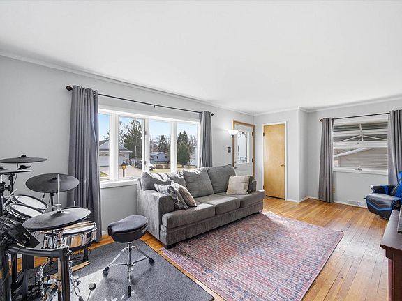 3rd image of 511 Grove STREET