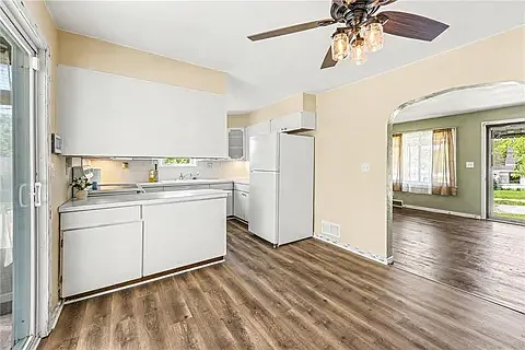 401 Maple Ave — Photo 5